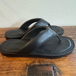 M. Gemi Womens Black Leather T-Strap Slip On Flip Flops size 8.5